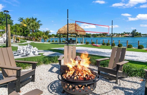 Ludlam House | Wonderlake Resort Escape – 7BR Luxury Stay & Fun