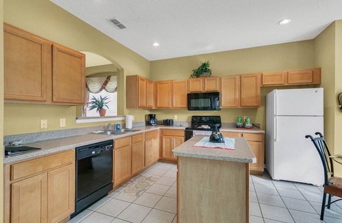 Solana House | Work & Play Here-Gated Resort Villa-5 Masters-Private Pool-Free Wifi-Near Disney