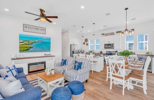 Key Colony Beach House | World-Class 5 Bed Villa Oceanfront Pool/Hot tub Sunset Escape Sleeps 12