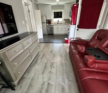 Tampa Heights Apartment | Ybor Heights Upstairs 1-1 Off N Nebraska