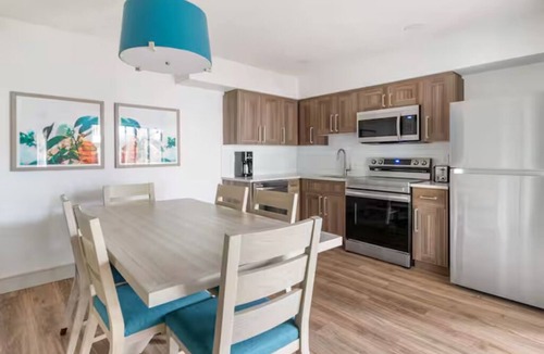 West Kissimmee Hotel | Your Search for the Perfect Stay Ends Here! Outdoor Pool, Unit with Kitchen!