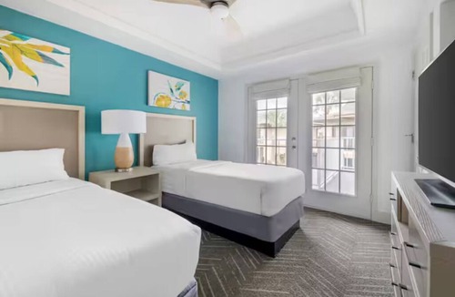 West Kissimmee Hotel | Your Search for the Perfect Stay Ends Here! Outdoor Pool, Unit with Kitchen!