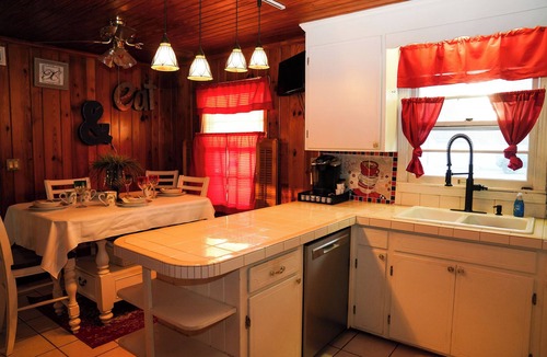 Milton House | You’re Perfect Historic Downtown Milton Getaway Awaits!