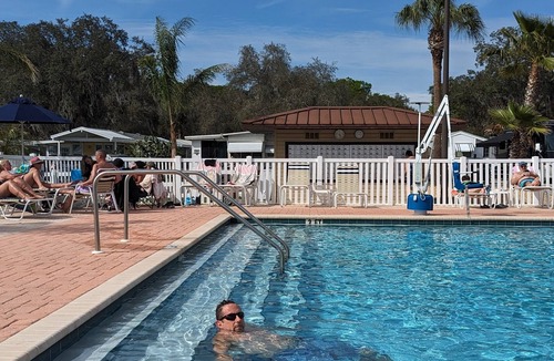 Zephyrhills South House | Zephyrhills Florida close to Tampa, Zoo, Hard Rock, and Bush Gardens. Pool.