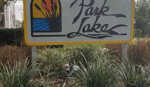 1/1 condo located on Lk Lulu. 7 minutes from Legoland. access to hwy 27, 17 & I4 in Winter Haven