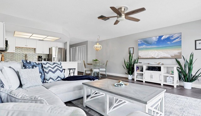 1/1 Condo, Pool, Beach Access, Washer/Dryer in Longboat Key