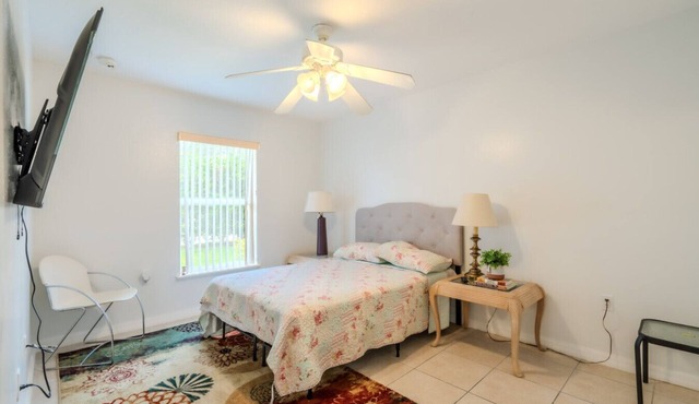 1 Flint and Kingscrest, LLC - Double Bedroom