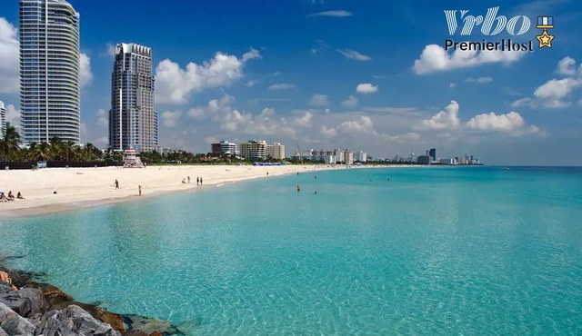 1 Minute Walk To Beach W/Services and Activities!