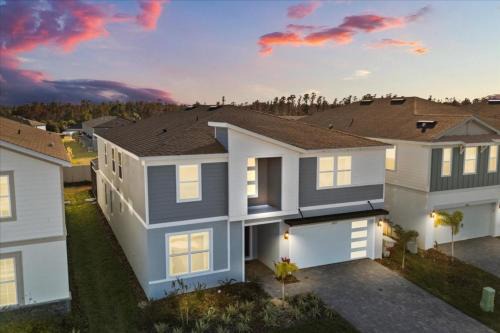 10 Bd 9 Ba Windsor Cay 16215 Cc