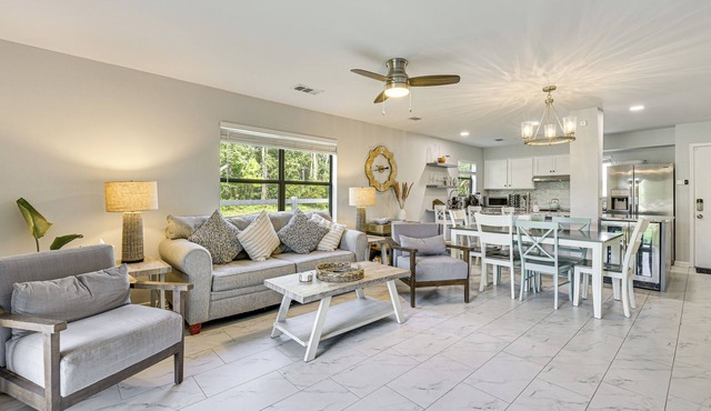 10 Mi to Navarre Beach! Waterfront Rental w/Pool