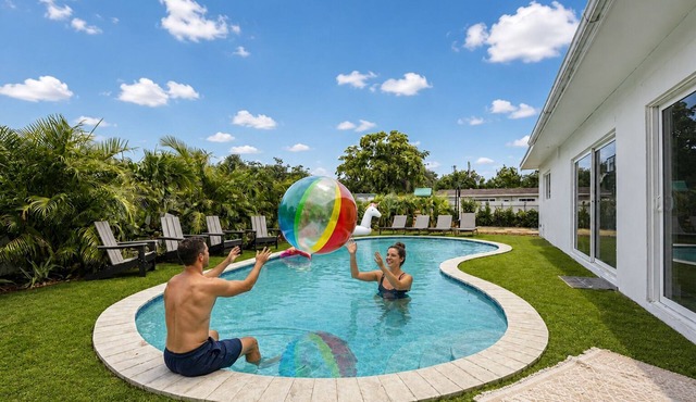 10 min Hard Rock Stadium Pool BBQ Near Beach