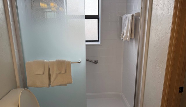 15 A- 1 bedroom/1 bath-Courtyard View-Groundfloor
