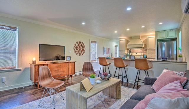 16 Mi to Disney: Cottage w/Deck in Winter Garden