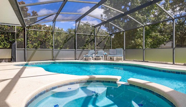 196 - Fantastic 6 bedroom home with private pool