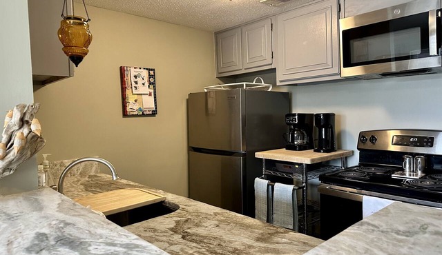 1st Floor 1BR/1BA Condo w/Pool: Golf, Swim & Casino nearby! Sunshine Oaks