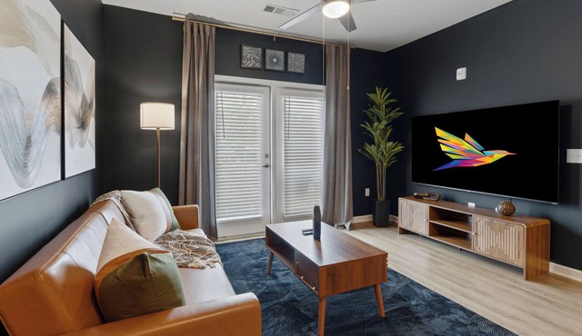 1st Floor Luxury Resort Style Designer Apartment: Pool, Gym, Bikes, Grill! in Yulee