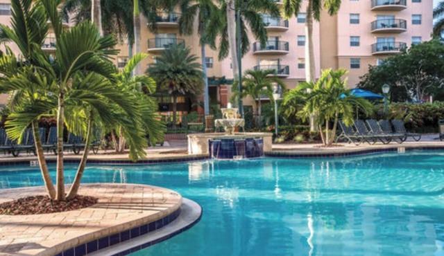 2 Bedroom Condo, Kitchen, Sleeps 8, Pompano Beach, Wyndham Palm-Aire Resort!