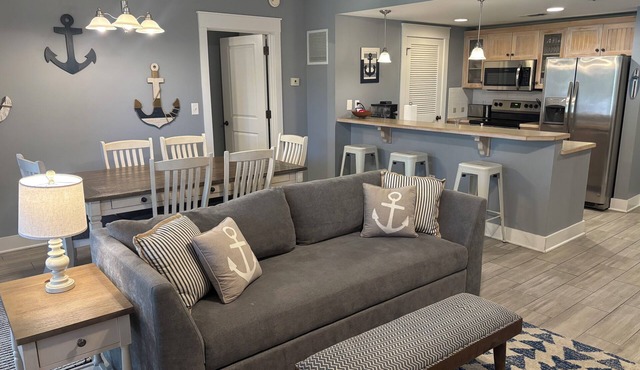 2 Bedroom Condo Pilot House - Village of Baytowne Wharf - w/6-Seater Golf Cart