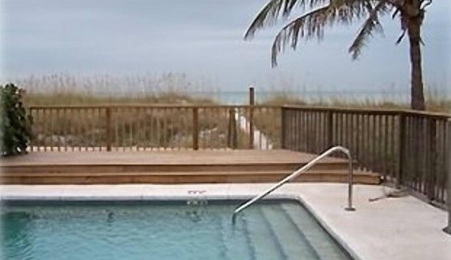 2-br Beachside Cottage with Pool