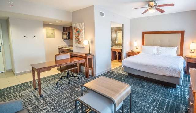 2 Comfortable Accommodation! Kitchen, Pet-Friendly, Indoor Pool, Free Breakfast! in Rochester