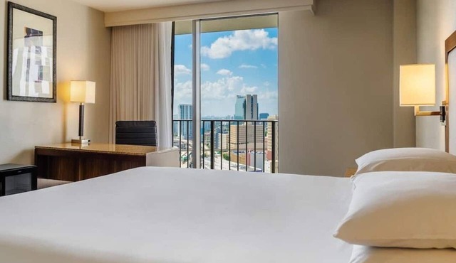 2 Connecting Suites at a 4⭐️ Hotel