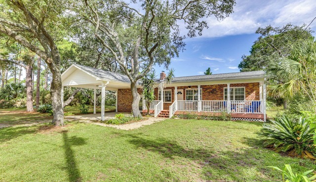 2 Mi to Mashes Sands Beach: Quiet Home w/Dock!