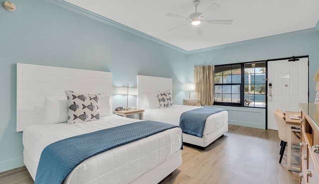 2 Queen Beds Available. Dog Friendly! in Destin