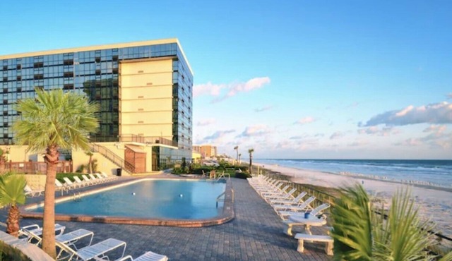 20% OFF! - Amazing Ocean View King Bed Studio in Daytona!