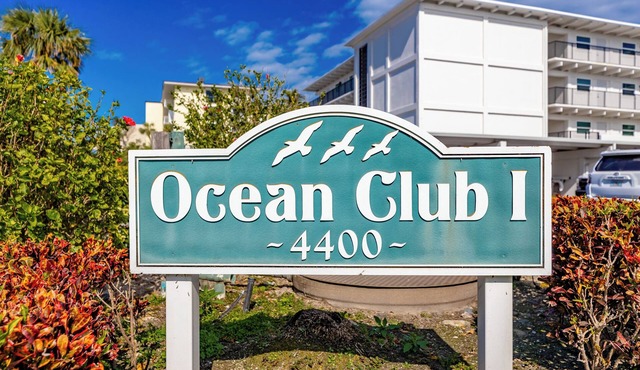 2025 Discounts! Lovely and Updated Unit Steps from the Ocean and Heated Pool in Vero Beach