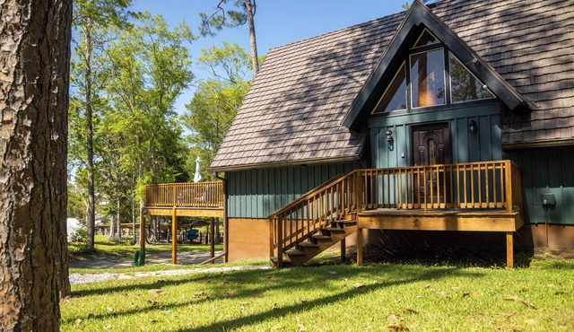 2BR/2BA on the Bayou close to Beach & Downtown Ocean Springs! Puerto Chalet