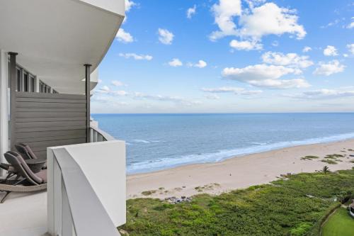 2BR 2BA with ocean views in Luxury Resort Amrit in Riviera Beach