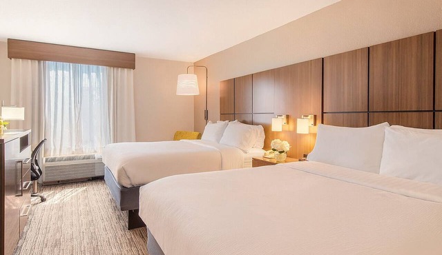 3 Amazing Pet Friendly Units W/Pool and Free Parking | Close to Cruise Terminal