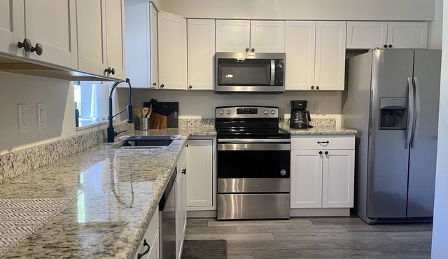 3 Bed 2 Bath, Pool and Game Room in Spring Hill