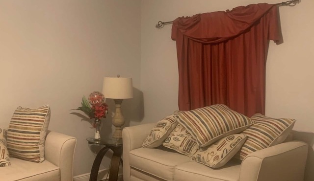 3 Bedroom Within 10 Miles of 4 Major Hospitals