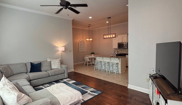 3 BR home just minutes from LSU in a gated community