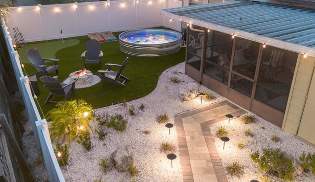 3 BR Tampa Pool Home - Putting Green | Firepit