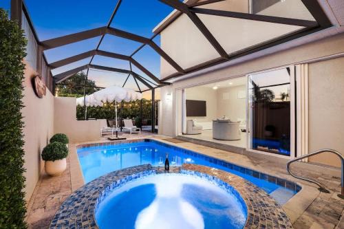 3 Minutes To Beach, Dining, & Nightlife, 4 Bedroom, 4 Bathroom, Equipped With Pool & Spa Lux Family Home Sleeps 10