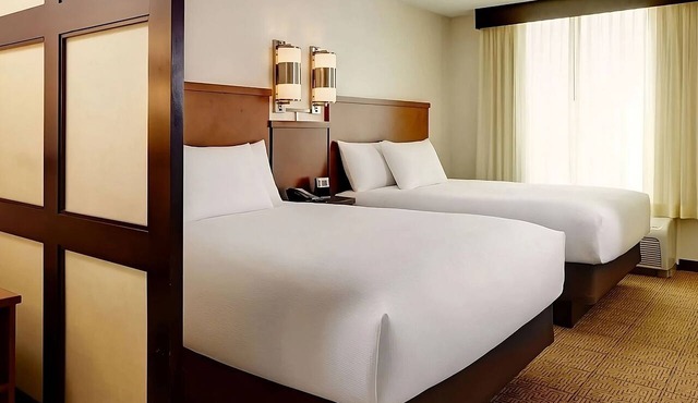 3 Pet-Friendly Accommodation, Pool, Visit LBJ Presidential Library in Austin