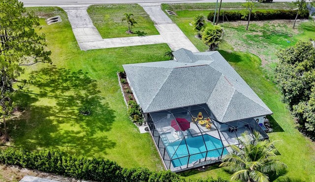 3BD Oasis w/Private Pool 1 Acre Near Beaches