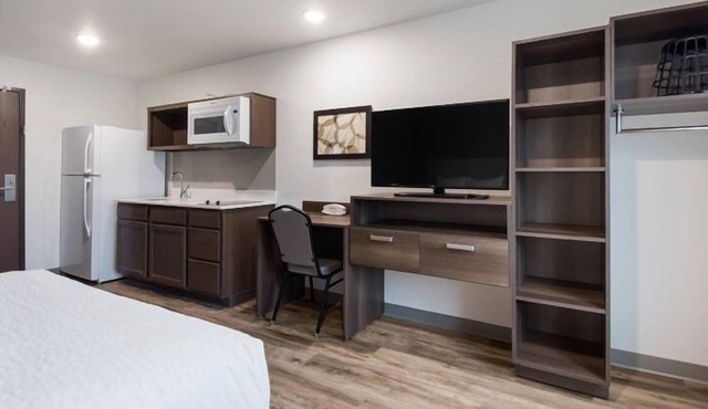 4 Relaxing Units w/ Kitchenette, Free Parking! Near Tampa International Airport!