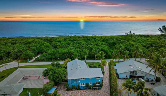 4-Unit Beach Compound - Super Low Sept Rates! in Fort Pierce