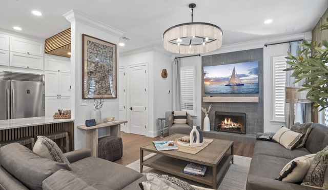 4BR Elegant Villa with Large Private Pool + Lake Views | Royal Villa in Destin