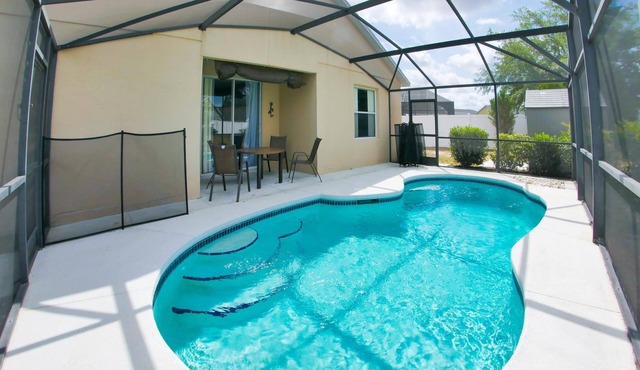 5/4 Pool home located in Sunset Ridge Community!
