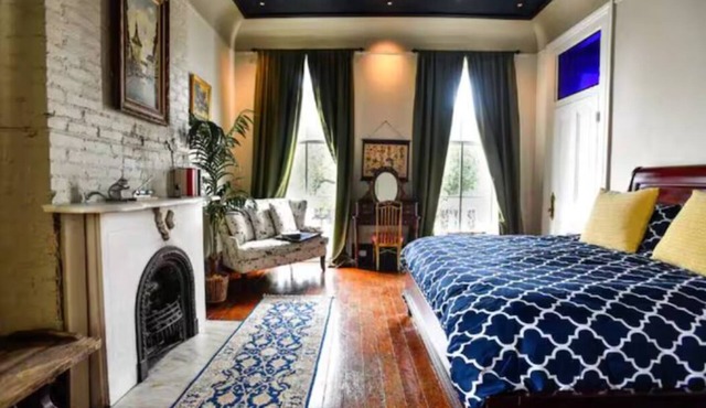 "5-Bedroom Home with Pool & Relaxing Vibes"