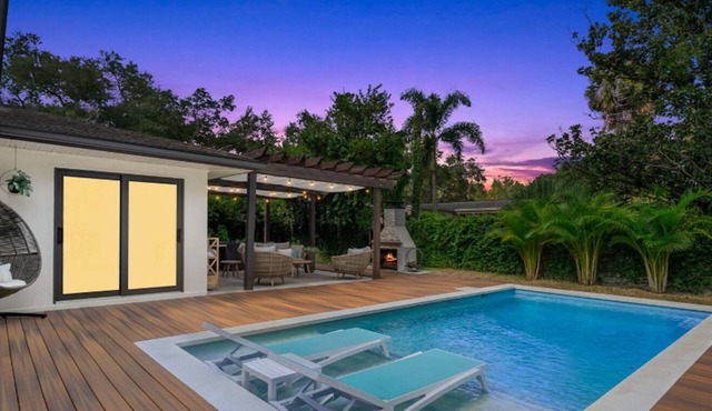 5* Luxe Getaway | Heated Pool & Outdoor Fireplace