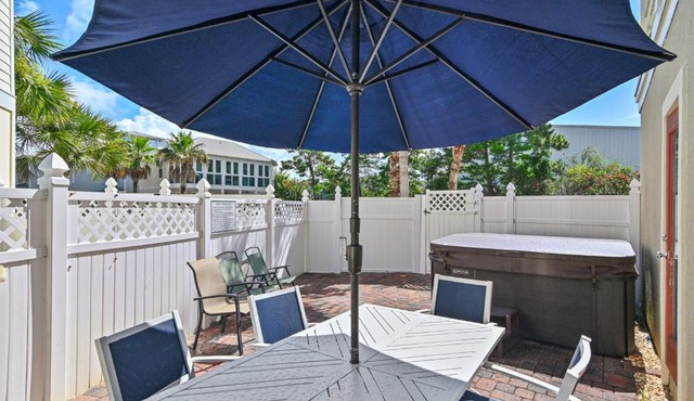 5BR One Block to Beach- Hot Tub- Pool- Golf Cart- Pets