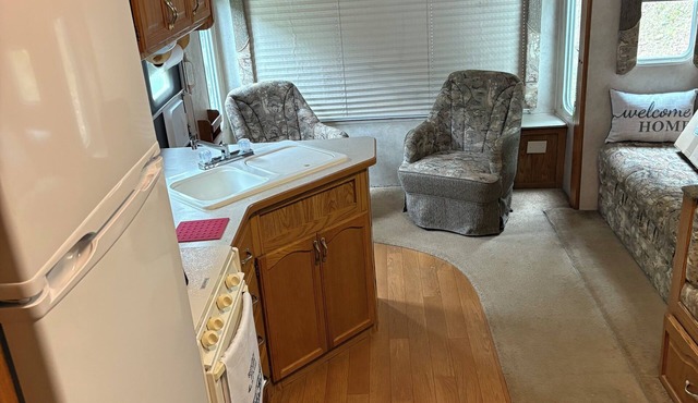 5th Wheel RV On Permanent Site ,Near Hatfield McCoy Sites in Hardy