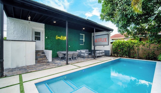 6BR Central Miami, Outdoor Cinema, Private Pool, Best for Groups