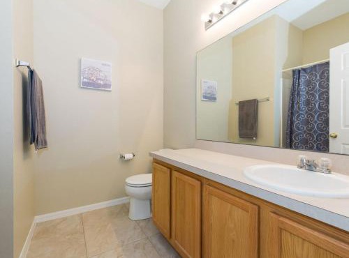 8 miles to Disney, 20 miles Universal, private pool, pool table, washer, dryer, cable, wifi, roku