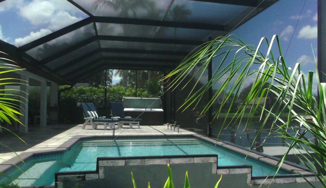 80-ft Waterfront Resort-like Retreat to Relax; Heated Pool, Jacuzzi, Bikes, Pier